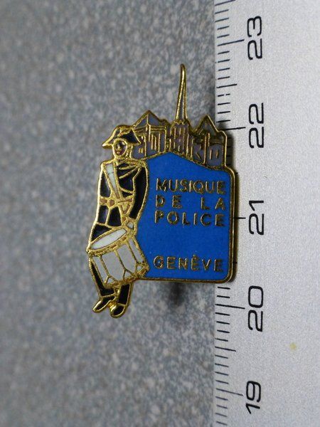 Placchette & Badge: PIN PINS POLIZEI POLICE ABZEICHEN – Usato da Gränichen venduto da Jumbo77