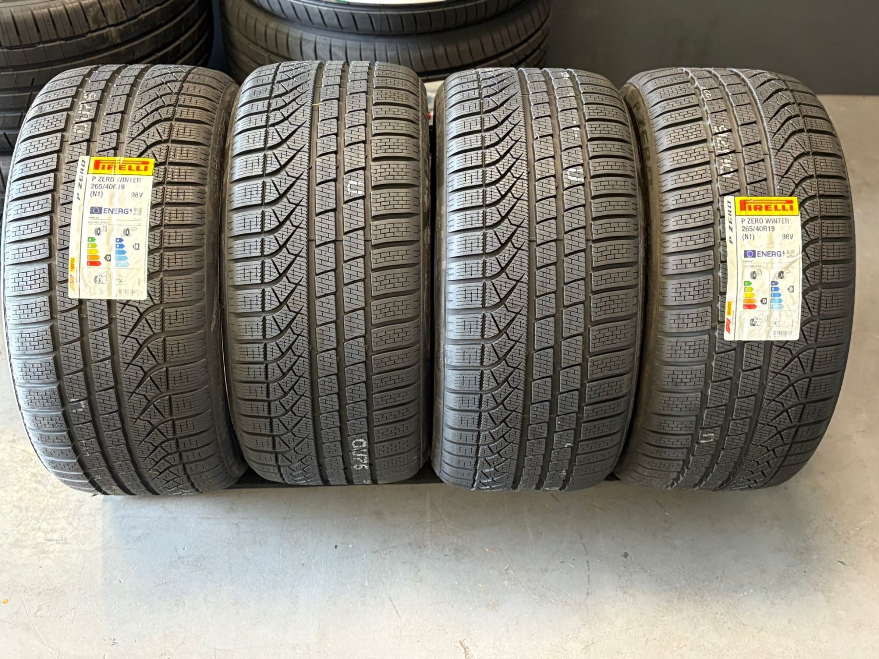 Pirelli Pneumatici & Ruote complete: Winterreifen 265/40R19 98V Pirelli – Nuovo e nell'imballaggio originale da Gerlafingen venduto da Pneu-Puric