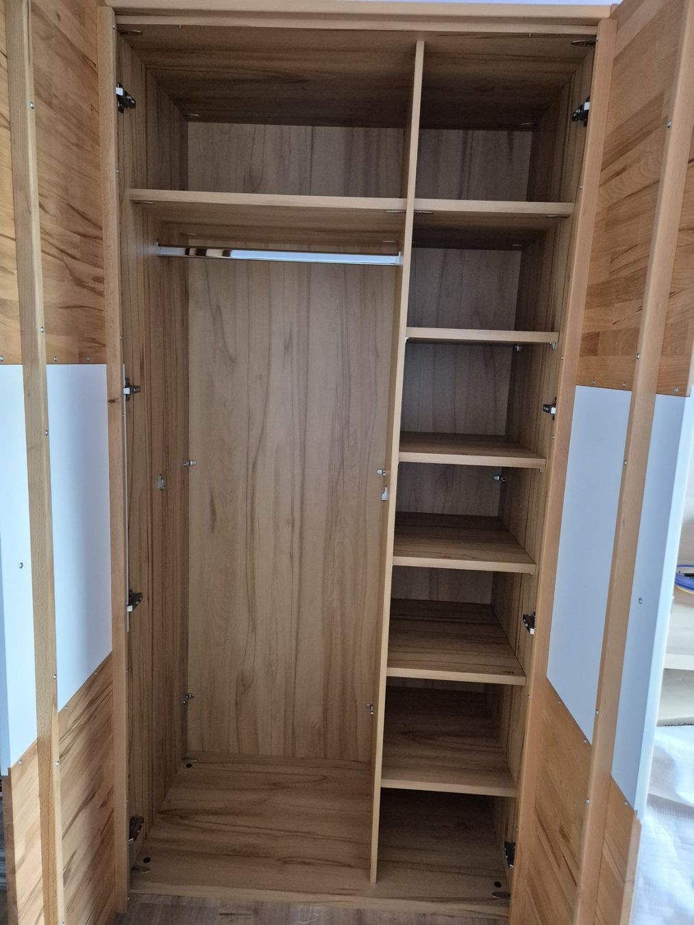 Armadi: Kleiderschrank, 206cm x 106cm – Usato da Schaffhausen venduto da Kelmstone 1