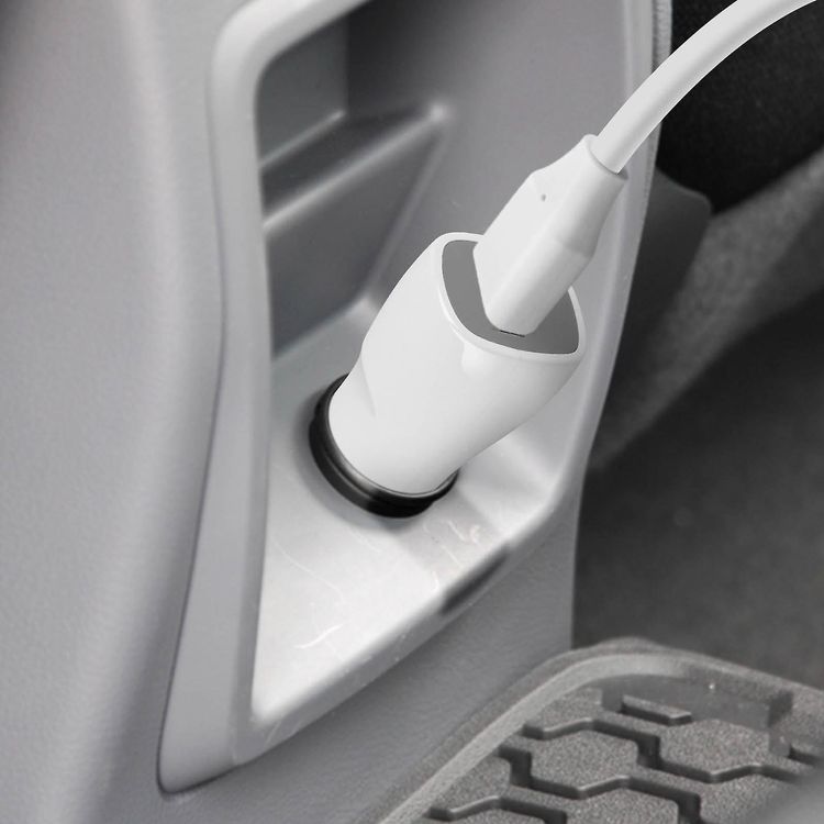 Ladegeräte: 2xZigaretten-Anzü Autoladegerät + 1A USB-Ausgang–Universal – Neu und originalverpackt aus Wynau von Intexpool24 1