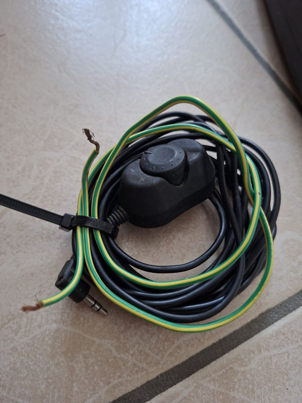 Verstärker: Aktiv Subwoofer für Auto – Gebraucht aus Brittnau von Kristina96b 2