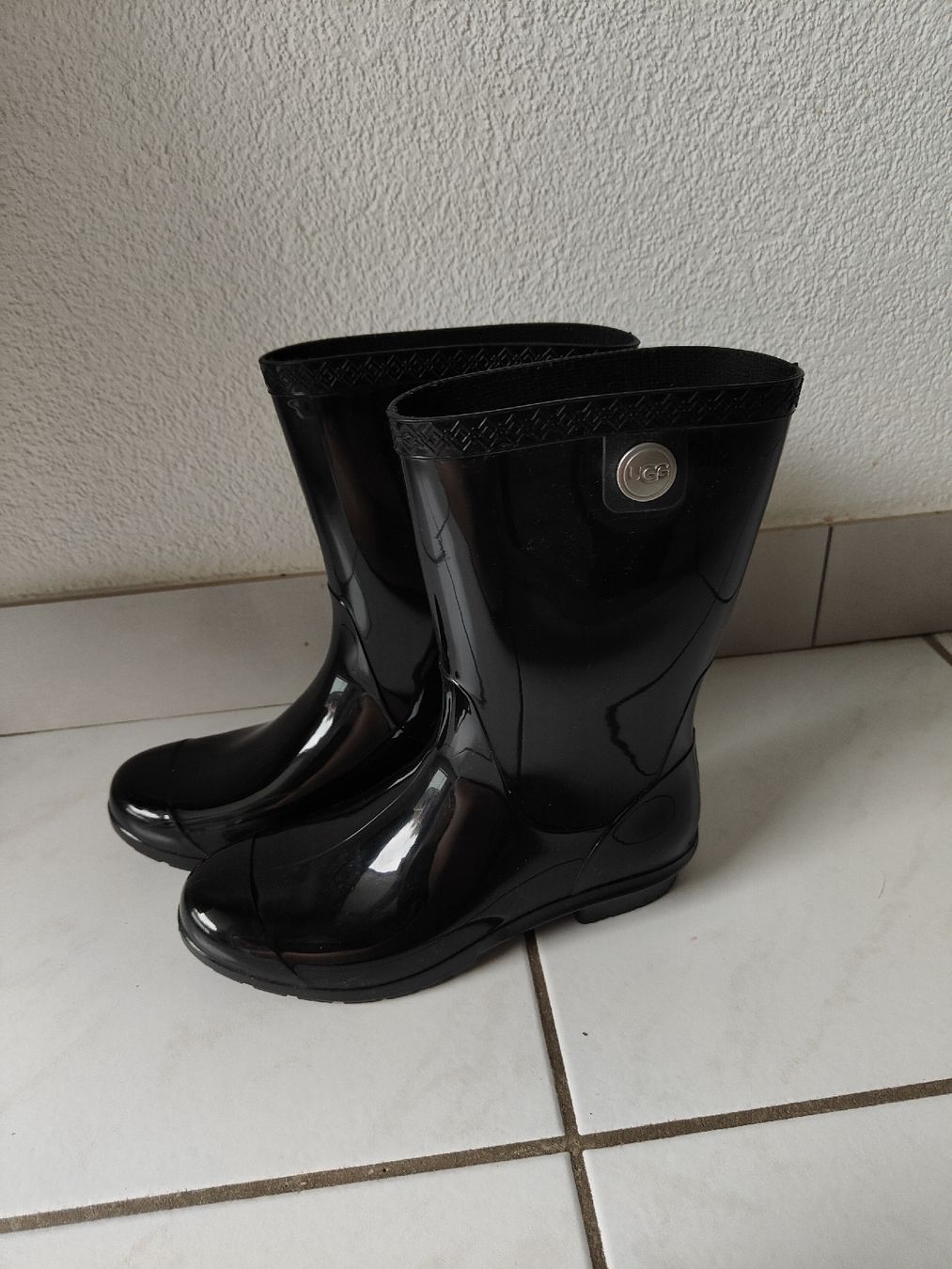 Ugg Scarpe da donna: Bottes de pluie UGG – Usato da Prez-vers-Noréaz venduto da MarinAcores89
