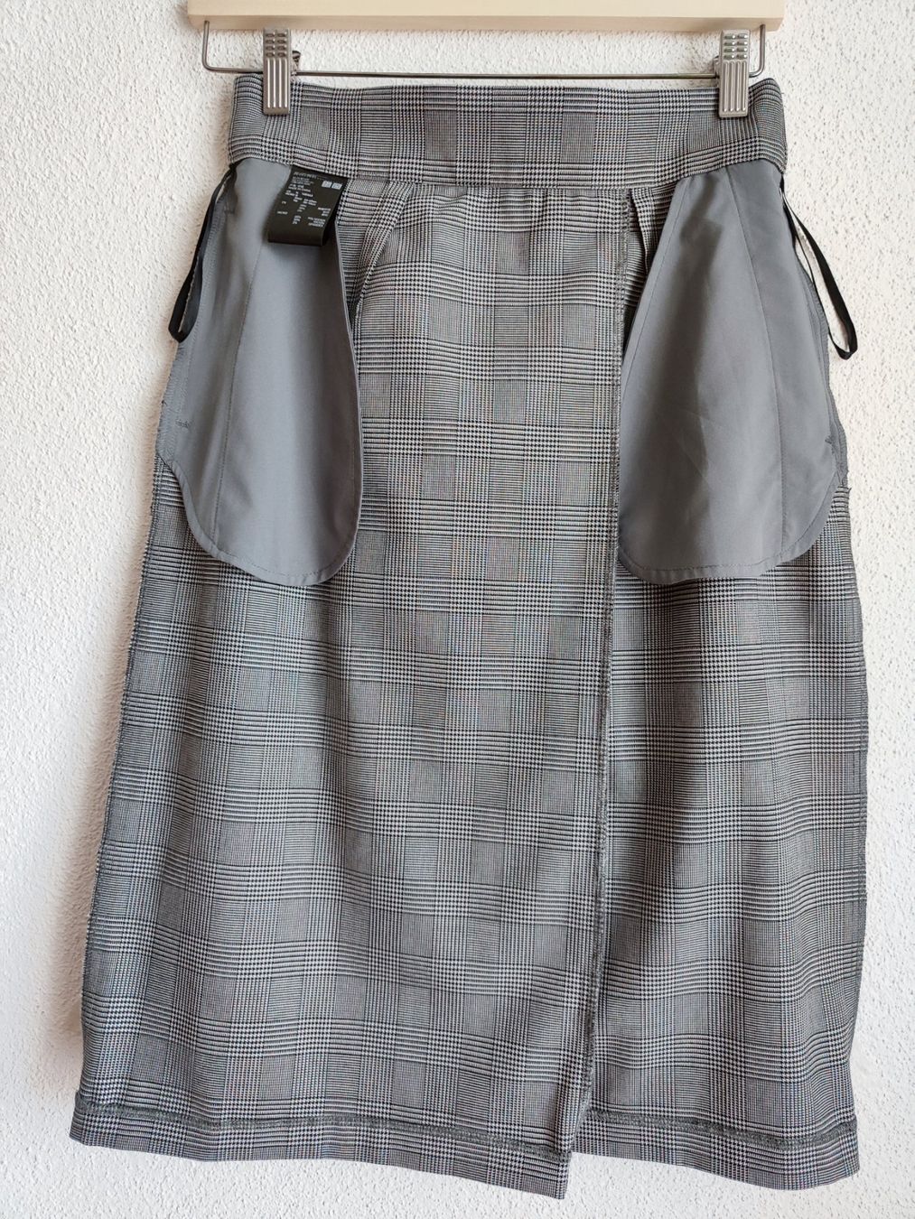 Uniqlo Gonne: Rock, Uniqlo, Grau /weiss, Gr. M – Nuovo (secondo la descrizione) da Ruetihof venduto da Sunny-Summer 7