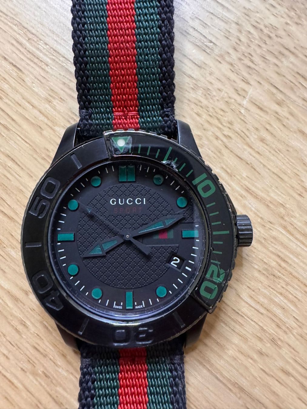 Gucci Uhren: GUCCI G-Timeless XL Sport – Gebraucht aus Versoix von DANIELBALLACH