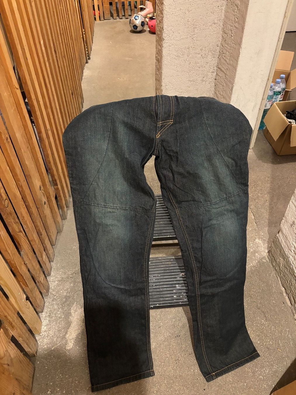 Jeans: Motorrad Hosen / Jeans / mit Schoner – Usato da Basel venduto da winz4402 3