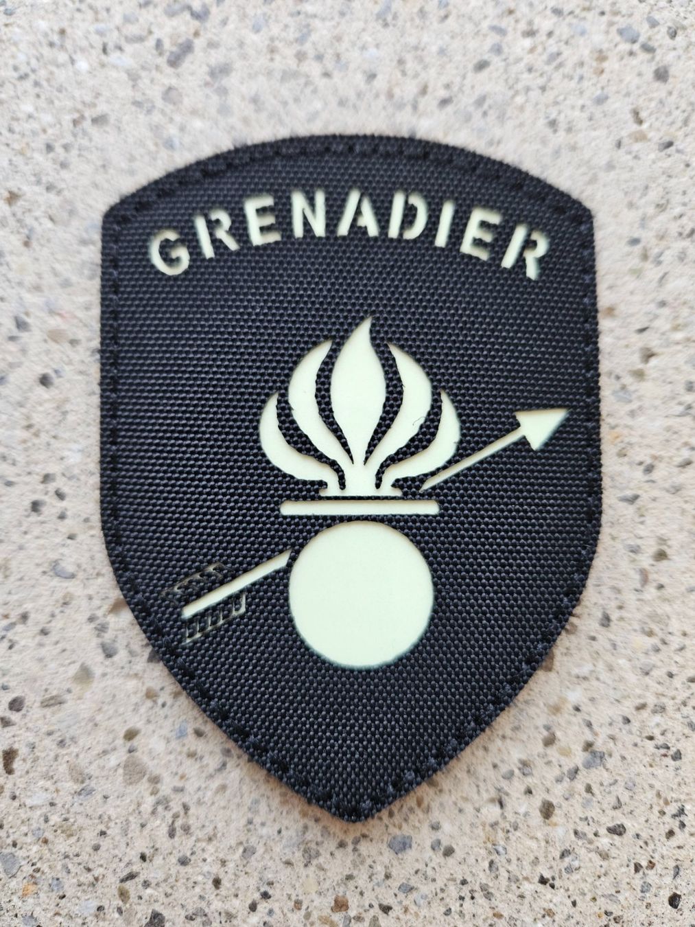 Schweizer Armee Plaketten & Abzeichen: ***Badge Grenadier Isone KSK Leuchtend mit klett*** – Neu und originalverpackt aus Riedholz von fr_sIruP