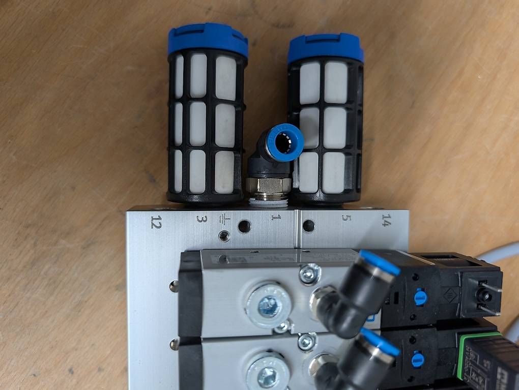 Metall- & Schlosserei Sonstiges: Ventilblock Festo – Gebraucht aus Rotkreuz von TFB_1