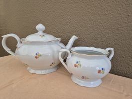 Meissen Teekanne mit Zuckerdose Blumenmuster und Goldrand