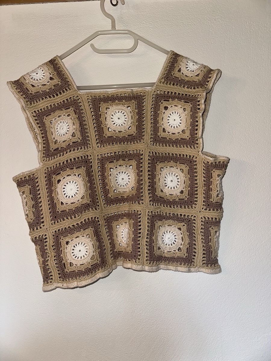 Gilets & Westen: Selbstgehäckelte Weste – Neu und originalverpackt aus Betschwanden von _janinee_ 2