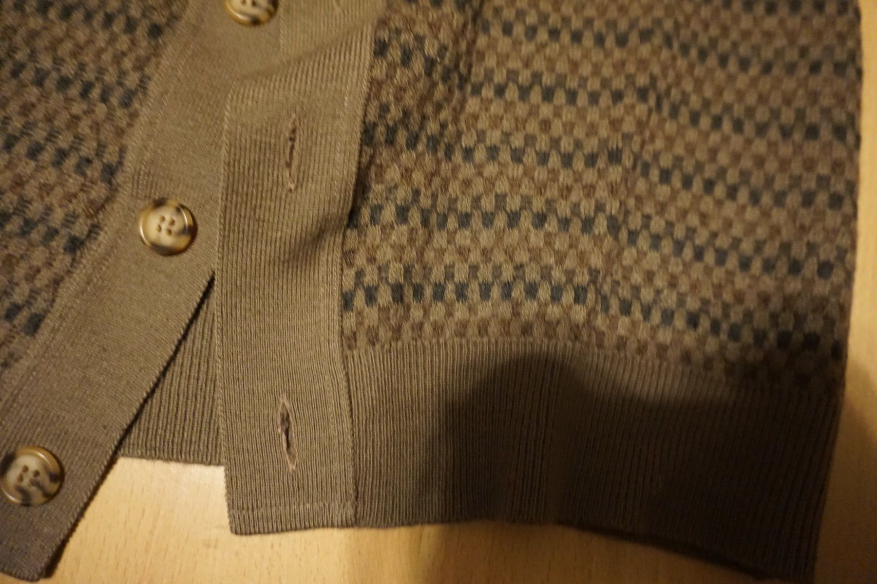 Gilet & Giacche: Retro Strickweste / Gilet, Grösse L – Usato da Zürich venduto da einalemjena 1