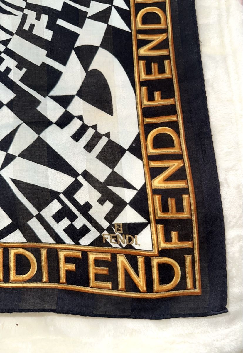 Fendi Foulard & Sciarpe: FENDI MONOGRAMM FOULARD – Usato da Unteraegeri venduto da MH203 2
