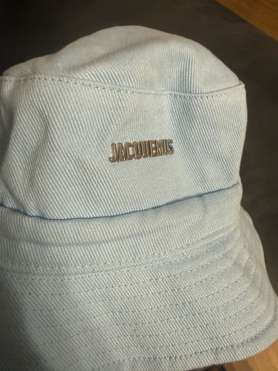 Jacquemus Hüte, Mützen & Caps: Jacquemus Sonnenhut hellblau Grösse 60 neuwertig – Neu (gemäss Beschreibung) aus Ostermundigen von wal_2qf6