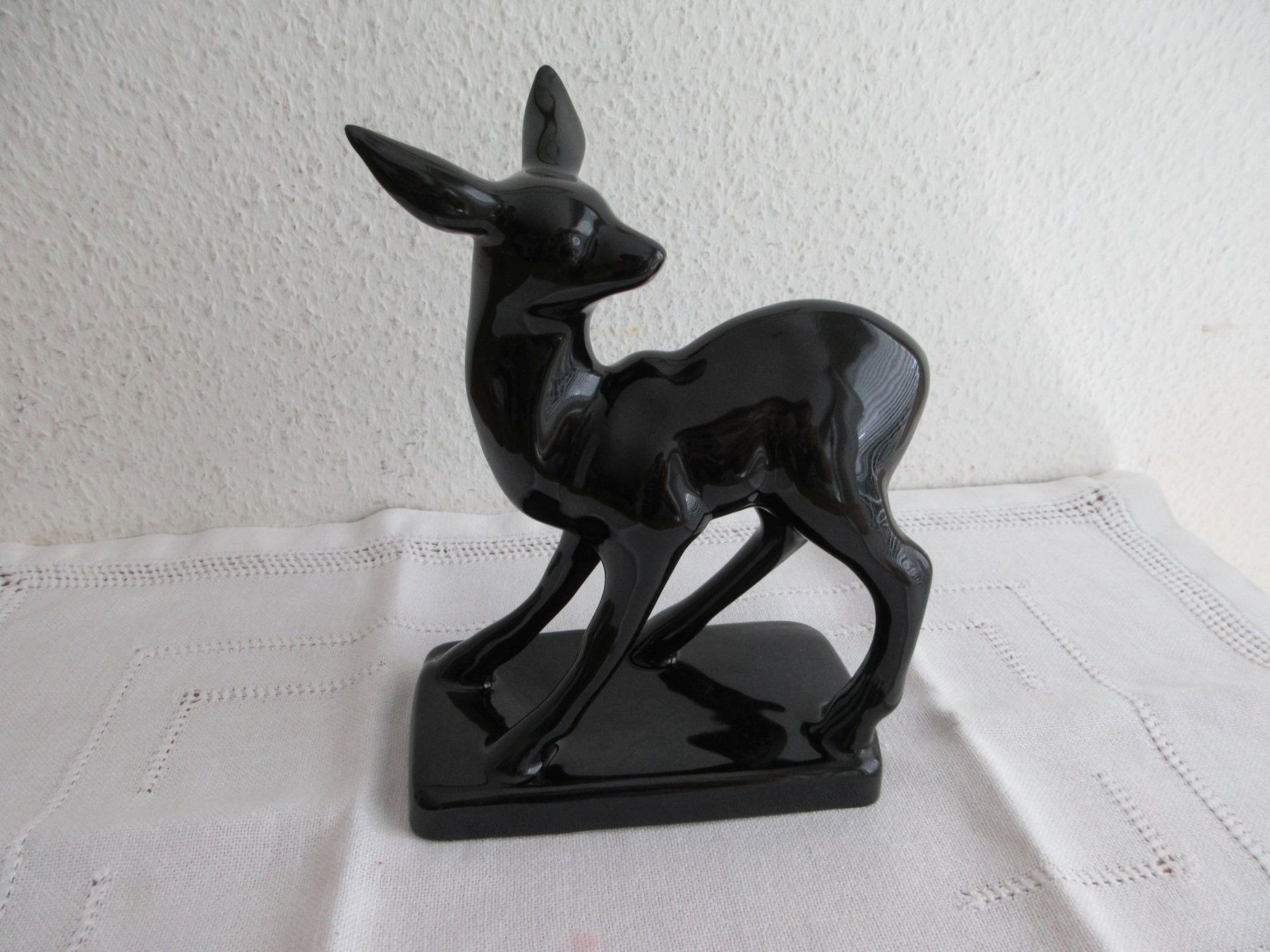 Statuette: Laufen Keramik Schwarzes Reh – Usato da Binningen venduto da mondoantico