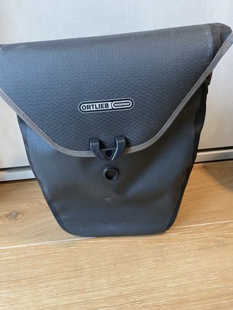 Sacoche vélo Ortlieb étanche, fixation porte-bagages