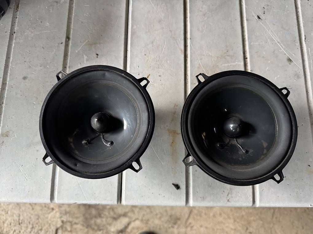 Casse acustiche: 2 haut-parleurs Axton, 2 voies, 12cm – Usato da Morges venduto da Nicorital