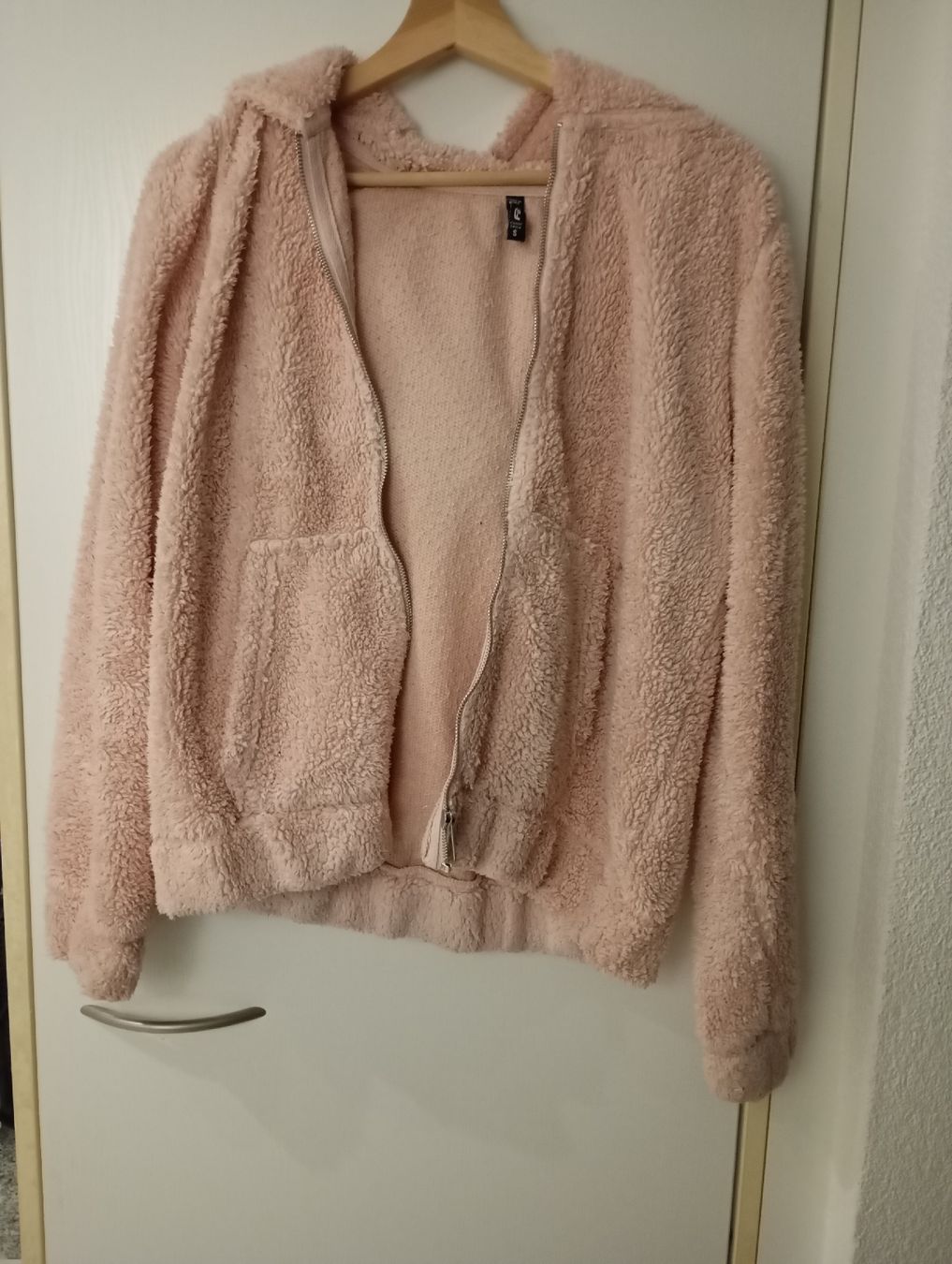 Pullover & Sweatshirts: Kapuzen Pullover für Damen – Gebraucht aus Buchs ZH von indli10 2