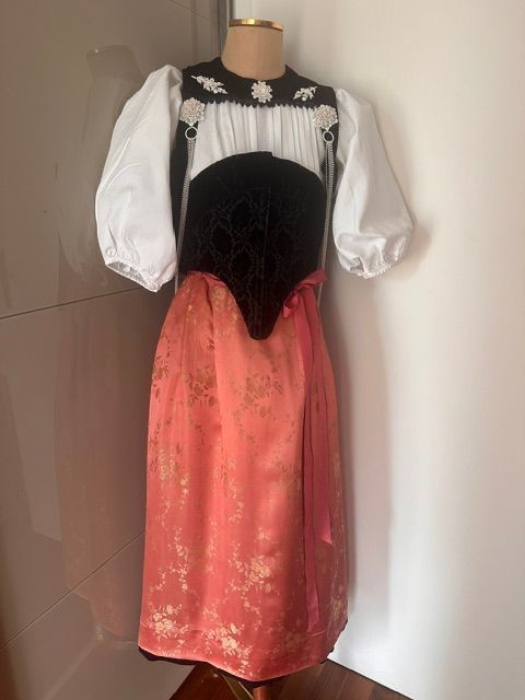 Kostüme: Tracht, Berner Tracht, Gr. 38 – Gebraucht aus Hindelbank von vey_t