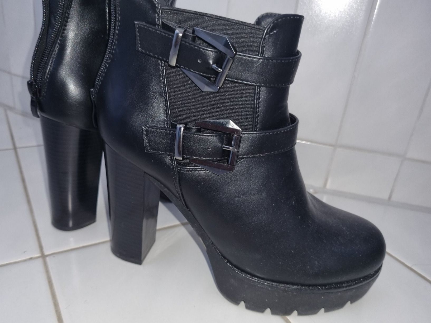 Scarpe da donna: Stiefel, Stiefelette neu Gr, 39 – Nuovo e nell'imballaggio originale da geroldswil venduto da Gumball1