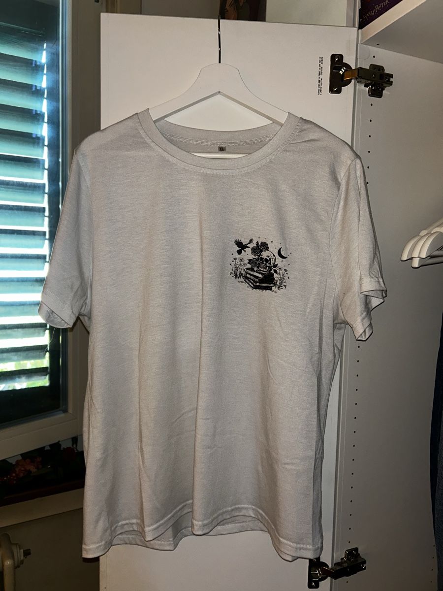 T-shirts: Bookish Shirt – D'occasion à Pfäffikon ZH par Proganeer