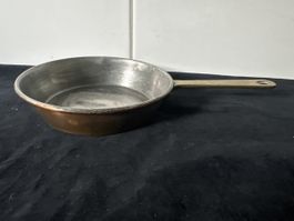 Kleine Kupferpfanne mit Messinggriff 14 cm