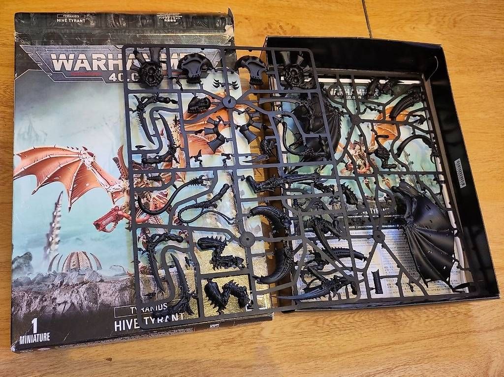 Kits de montage: Warhammer 40k - Tyranids Hive tyrant – D'occasion à Neuchâtel par for_yxg8 1
