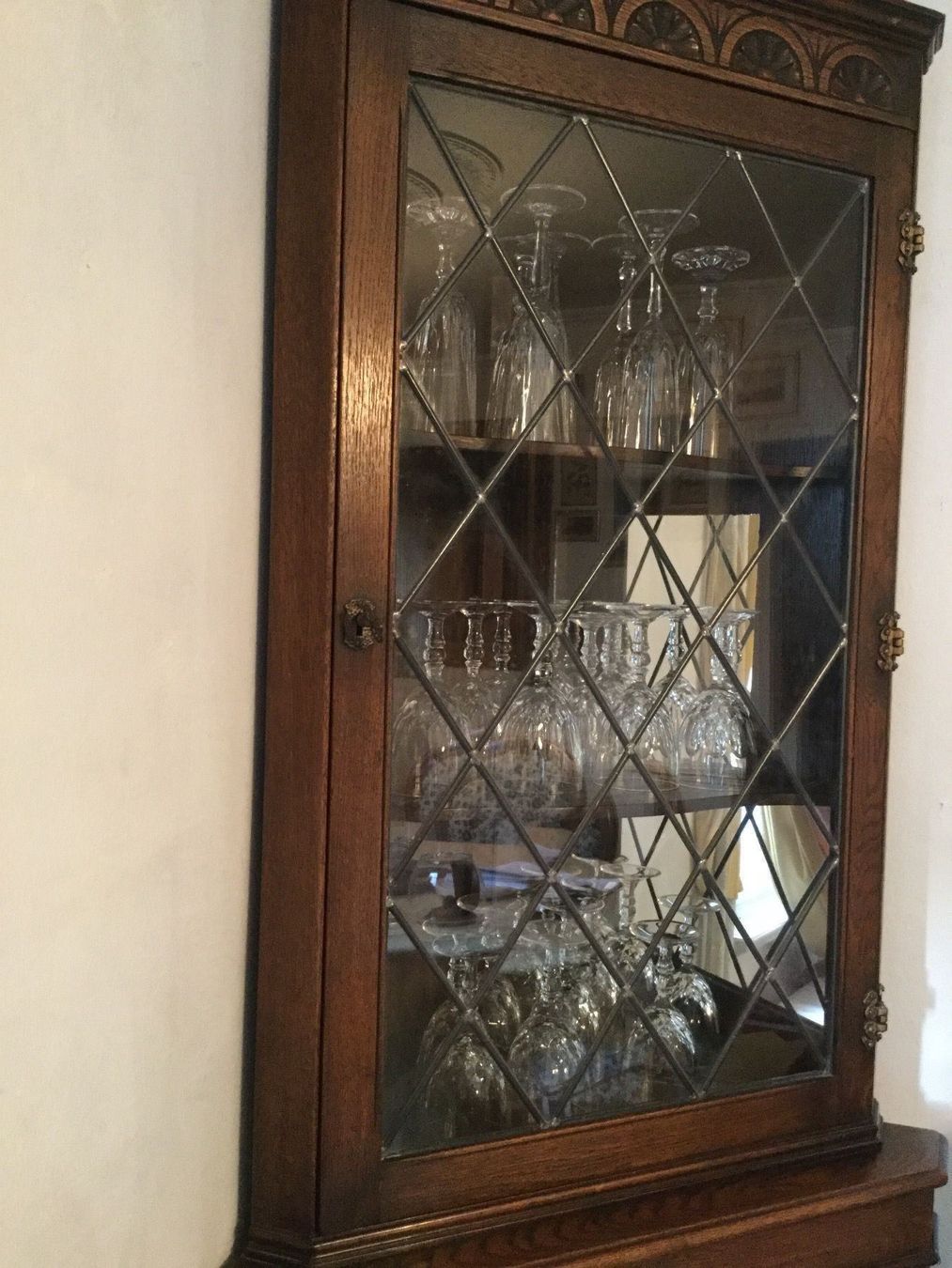 Articles en bois: Eckschrank mit Glasvitrine Tudor – D'occasion à Wallisellen par Lunajuanito 2