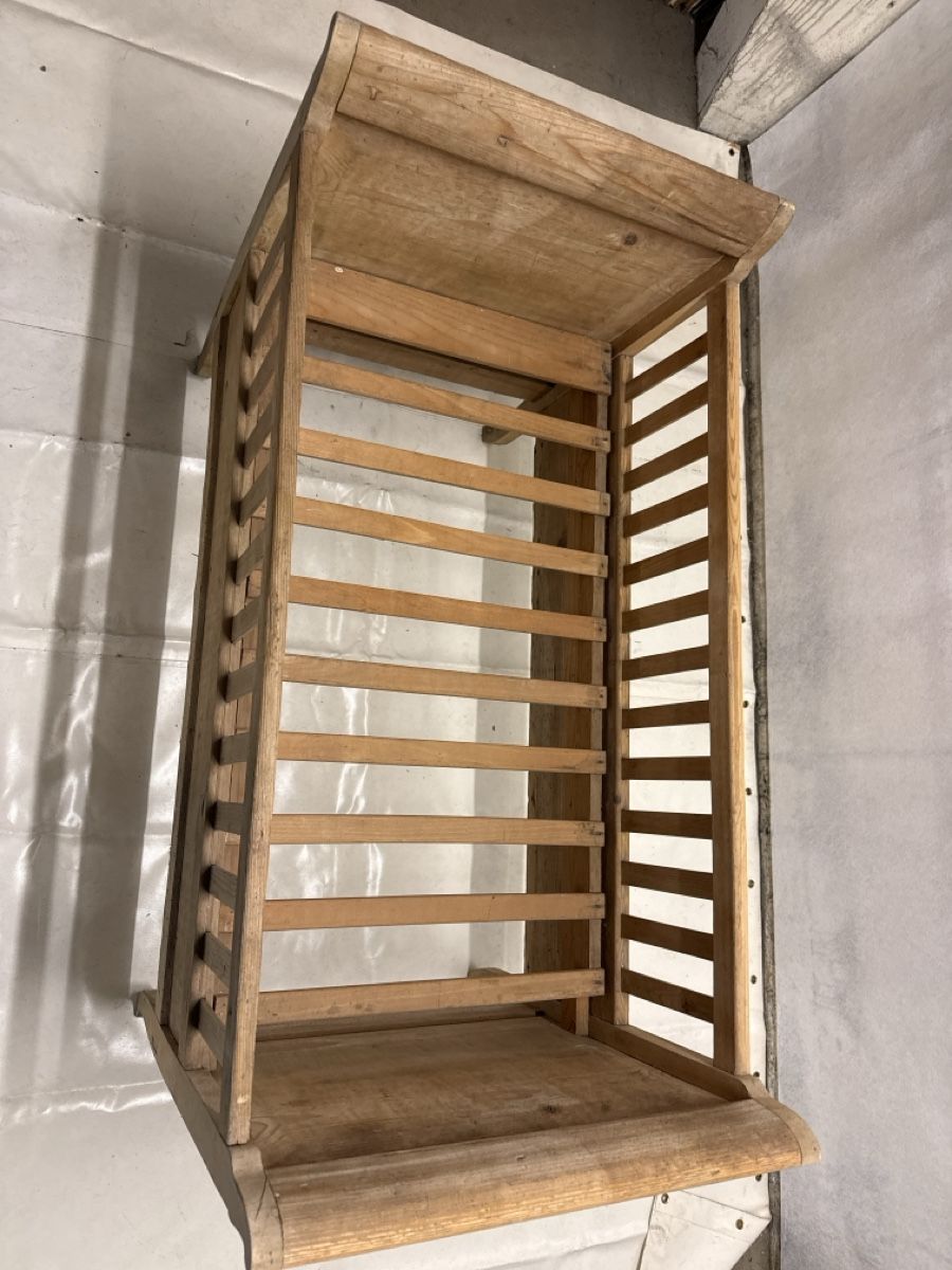 Betten: Altes Bauern Holzkinderbett  – Gebraucht aus Grenchen von swiss.antiques 1
