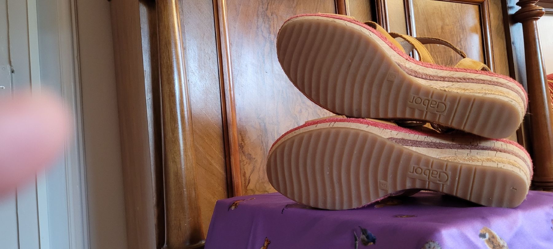 Gabor Damenschuhe: Gabor Wildleder Sandaletten Gr.39 – Gebraucht aus Winterthur von Wohnhaus 5
