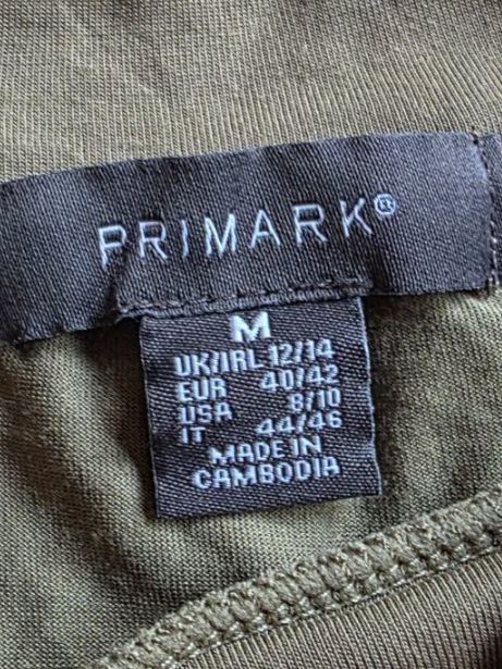 T-Shirts: Khaki T-Shirt von Primark, Grösse M – Gebraucht aus Niederbipp von Tamara15101995 1