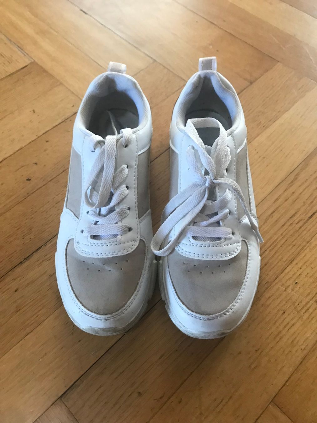 Damenschuhe: Baskets – Gebraucht aus Gorgier von chahn