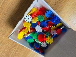 Bunte Zahnrad-Bausteine, Konstruktionsspielzeug