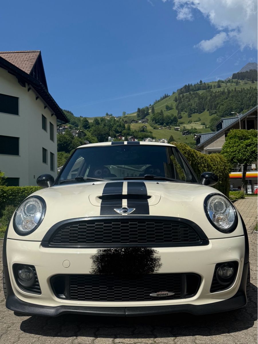 Mini Automobili: Mini jcw 150000km 2008 – Usato da Engelberg venduto da KubaniKatka 5