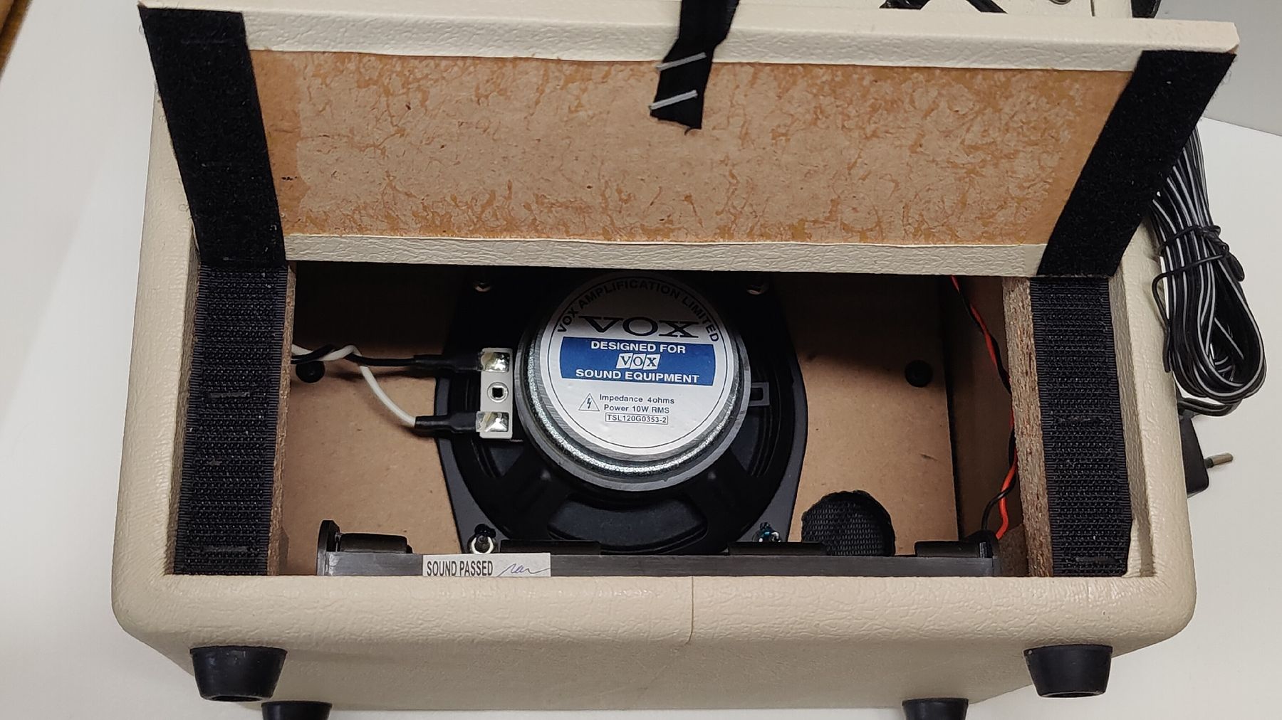 Vox Amplificatori: VOX MINI3 Gitarrenverstärker, mit Kabel oder Batterie (LG) – Usato da Neuenhof venduto da SchnaeppliAllerlei 4