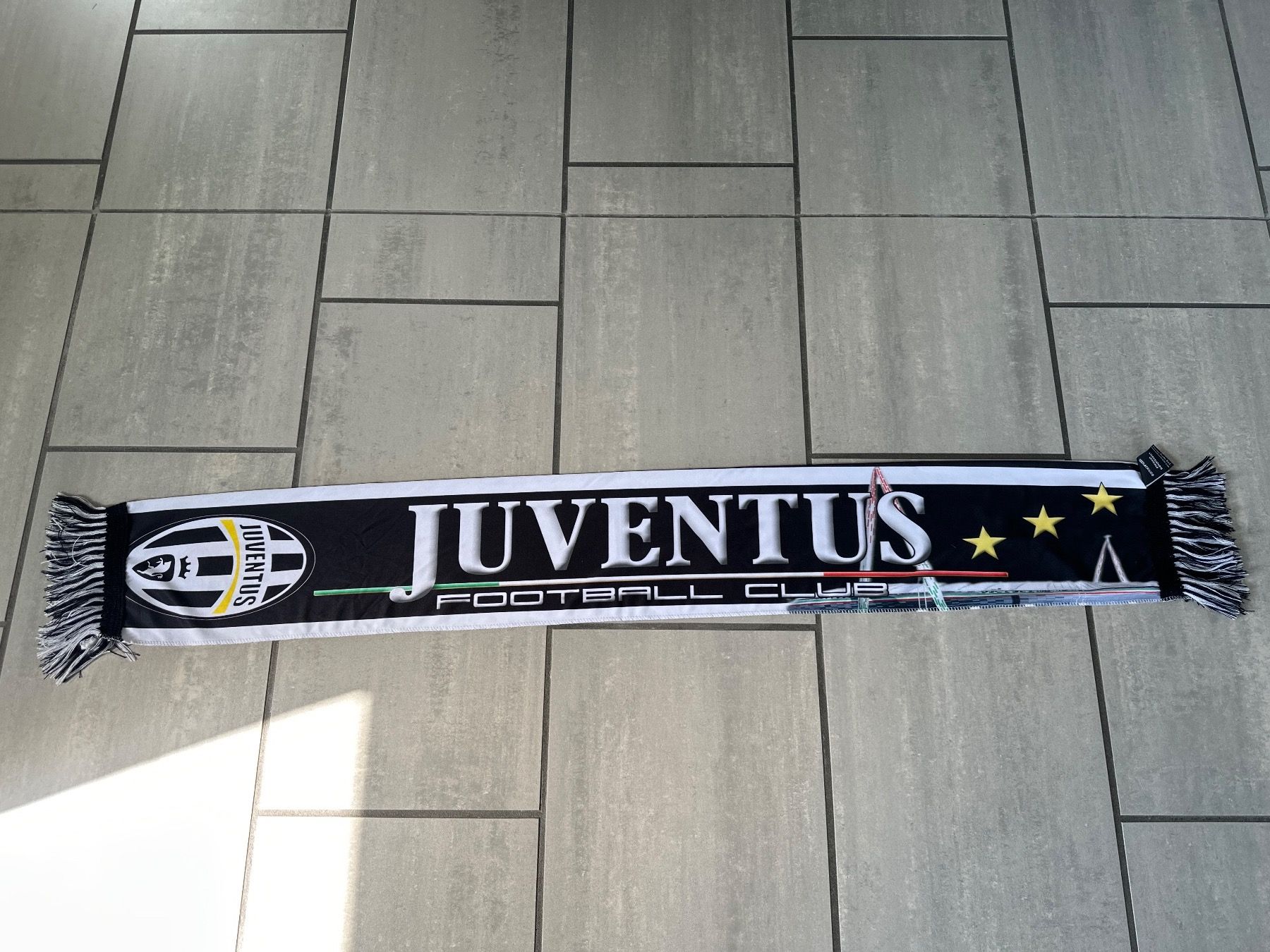 Sciarpe: Fussballschal Juve – Usato da Niedergösgen venduto da 7591 1