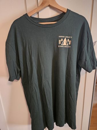 T-Shirt Dunkelgrün Grösse XL Aufdruck Escape Reality