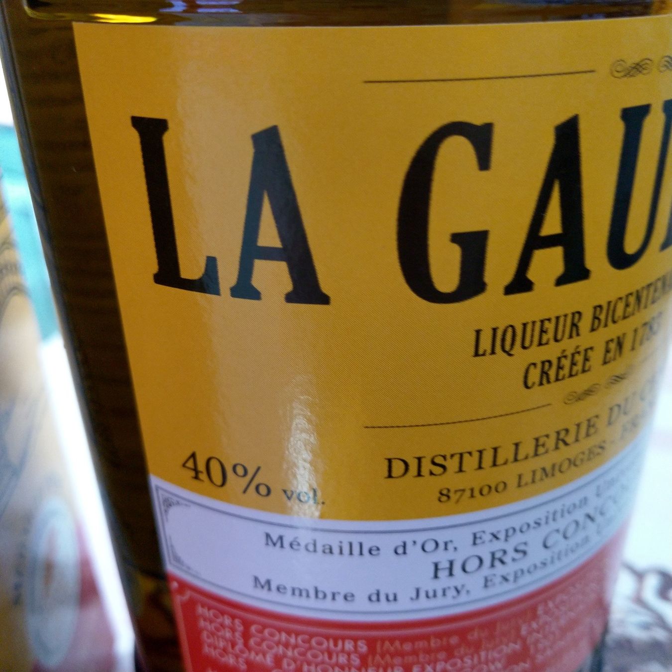 Spirituosen: La Gauloise Jaune Likör mit Geschenkbox 70cl – Neu und originalverpackt aus Maienfeld von Hanswurst64 3