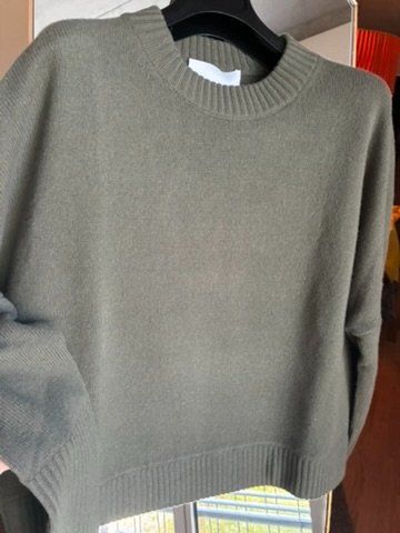 Closed Pulls & Sweat-shirts: Closed! wunderschöner Wollpullover 100% Gr. M NP 220.- – Neuf avec emballage d'origine à Winterthur par Mitschg