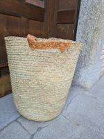 Korb: Wäschekorb mit Lederhenkeln