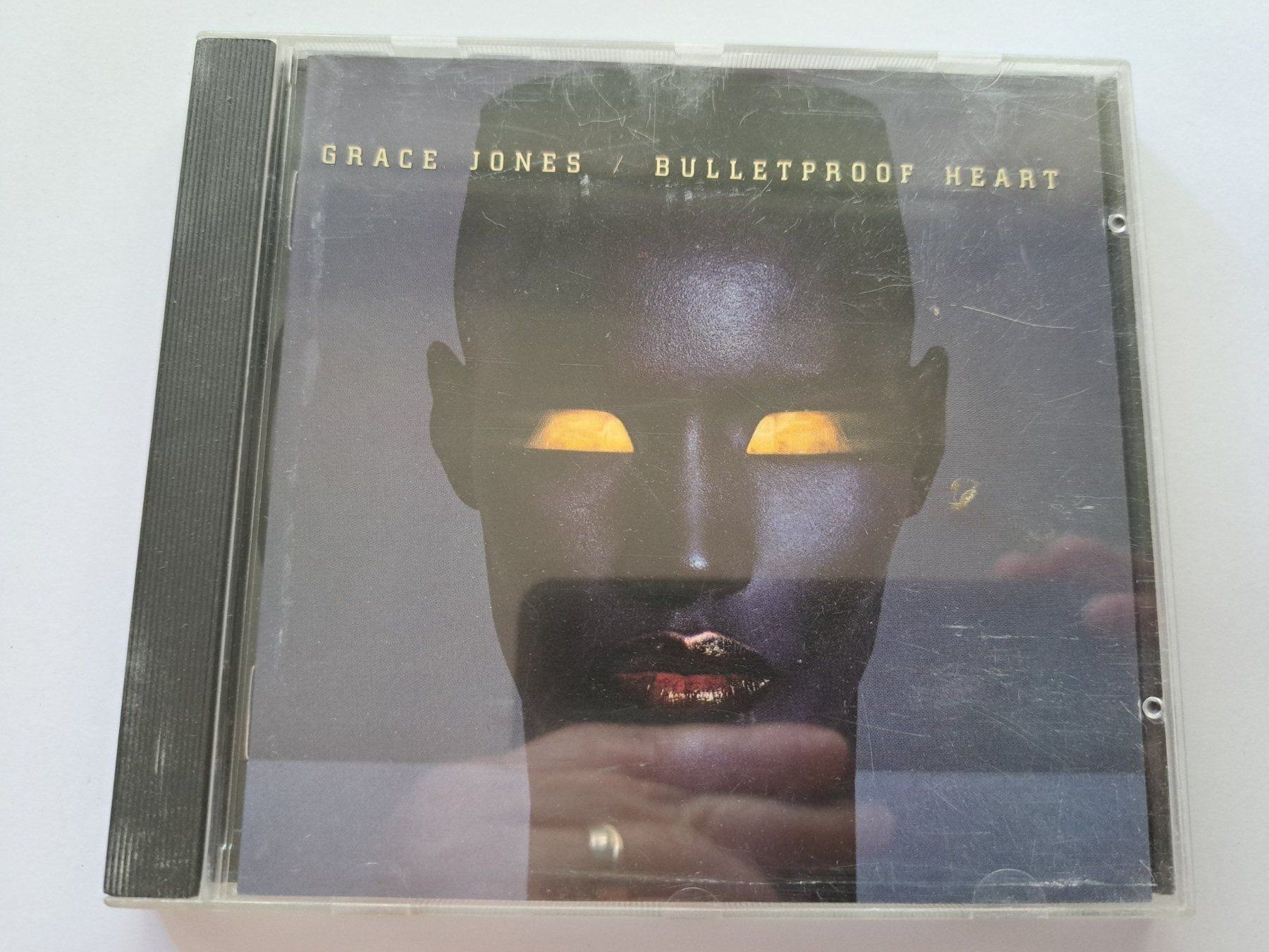 CDs: Cd Graces Jones - Bullet Proof Heart – D'occasion à Pully par bro_n52j