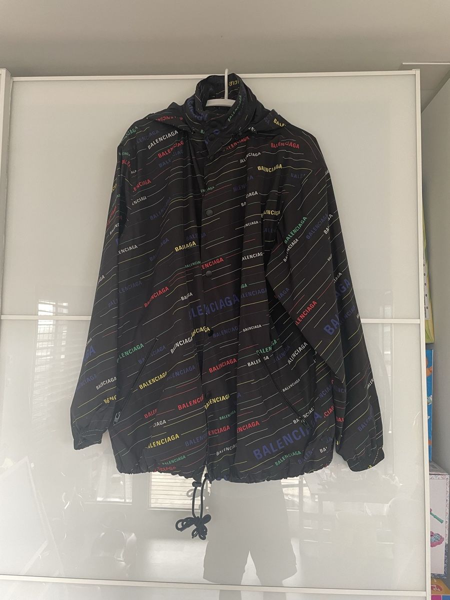 Balenciaga Giacche: Impermeabile Balenciaga – Nuovo (secondo la descrizione) da Zürich venduto da goo_g8wb