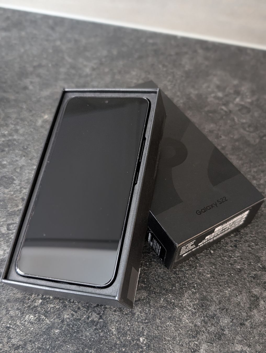 Samsung Handys / Smartphones: Samsung Galaxy S22 - 128 Go - Phantom Black – Gebraucht aus Morges von Judebug