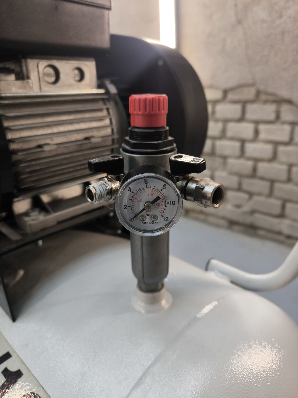 Kompressoren: 100L Kompressor 230V – Gebraucht aus Eggenwil von tim_z65z 1
