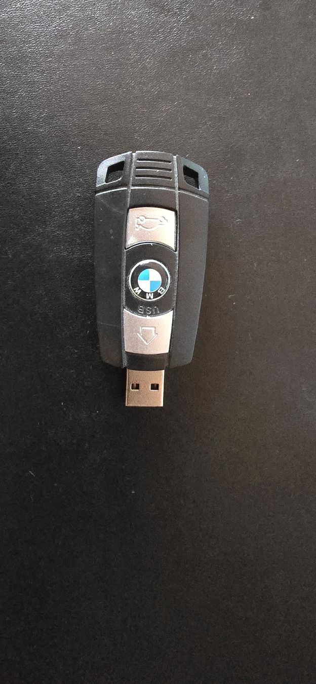 Chiavette USB: clef usb BMW 32GO – Nuovo (secondo la descrizione) da Lausanne venduto da Ari-92