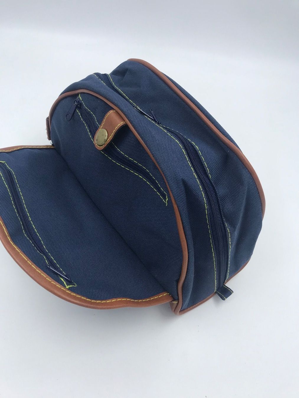 Custodie per cosmetici: Objet publicitaire Evian Trousse De Toilette Bébé – Nuovo (secondo la descrizione) da Genève venduto da Eric1823 2