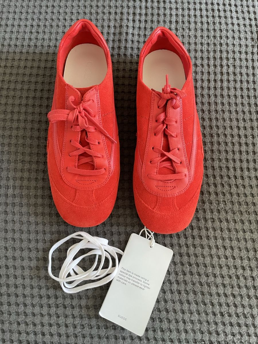 Cos Scarpe da donna: Neue COS Sneaker rot in Gr.39 – Nuovo e nell'imballaggio originale da Zürich venduto da cosmic_mariposa