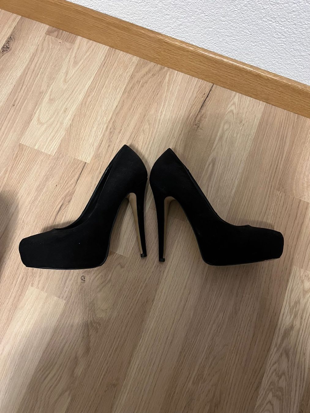 Scarpe da donna: Higheels - suede black - 39EU – Usato da Zürich venduto da llor.dell 5