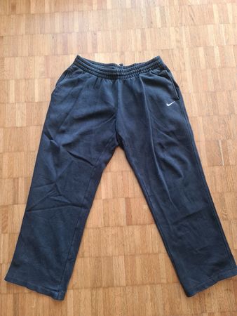 Nike Jogginghose schwarz Grösse L gebrauchter Zustand