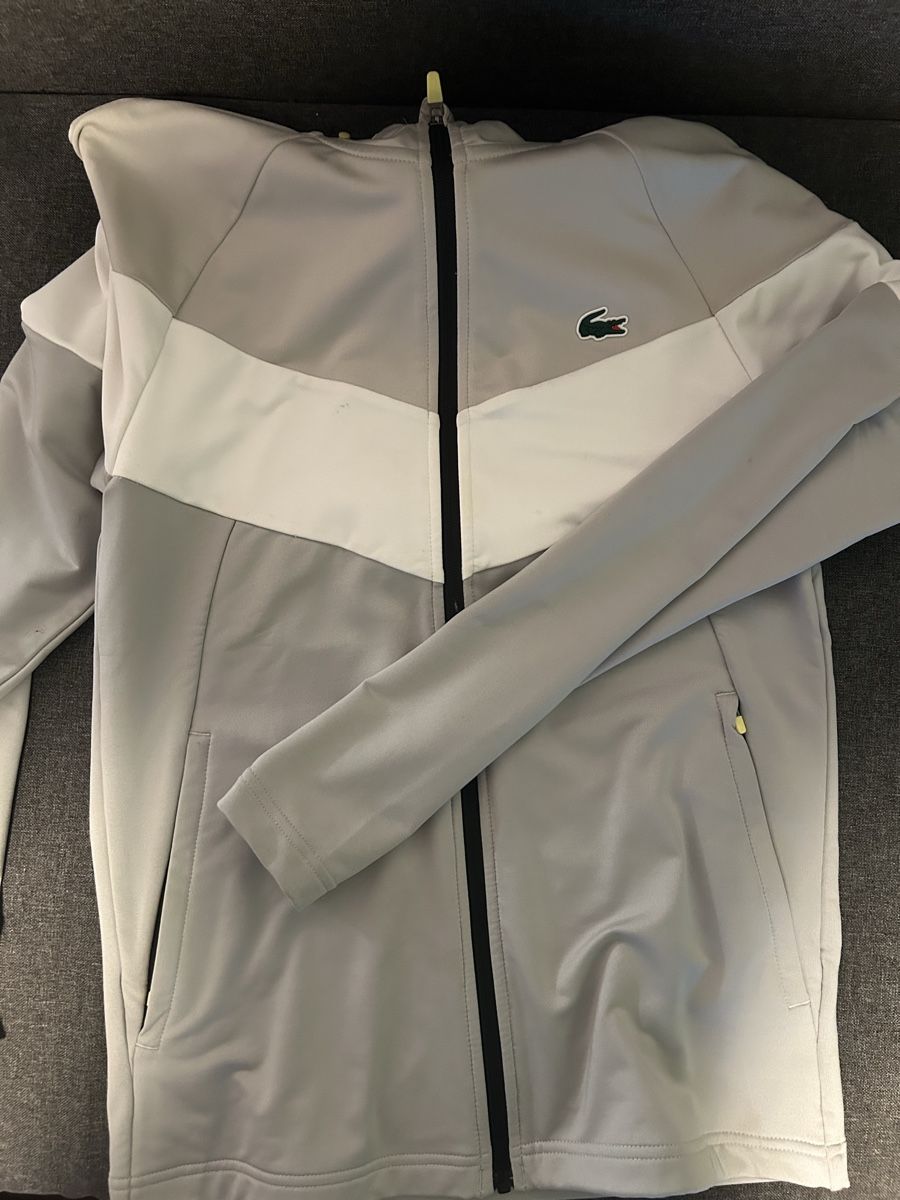 Lacoste Giacche: Lacoste Ziphoodie – Nuovo (secondo la descrizione) da Oberägeri venduto da liv_n6yh 1