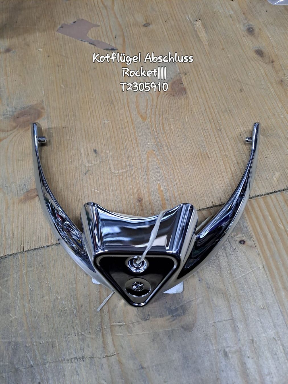 Triumph Tutti i ricambio per moto: Triumph Rocket Schutzblech-Abschluss T2305910 – Usato da Alpnach Dorf venduto da HD-Girl