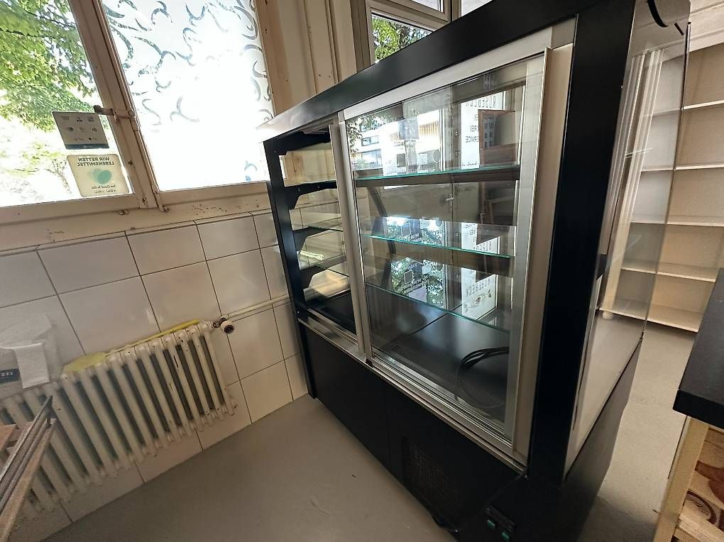 Frigoriferi: Kühlvitrine – Usato da Münsingen venduto da Rosebeck 1